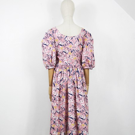 Robe mi-longue chemise boutonnée devant manches trois quart avec décollette en U