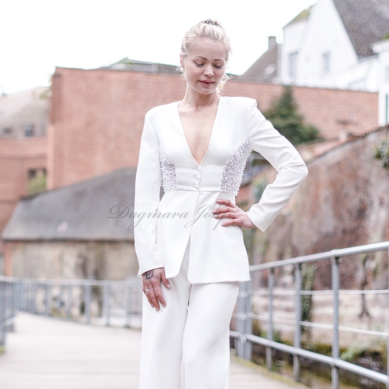 White peplum pants suit Dagmara Joly