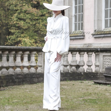 Veste de mariée blanche à basque asymétrique