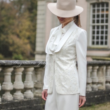 Blazer blanc col châle femme , coupe longue et droite, forme ajustée, fait sur mesure