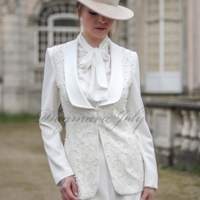 Blazer blanc col châle femme , coupe longue et droite, forme ajustée, fait sur mesure