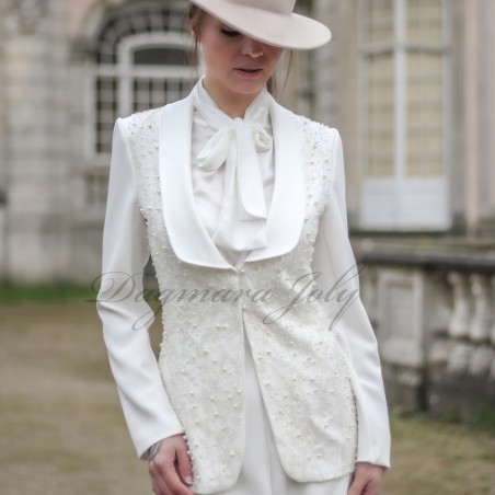 Women white shawl collar blazer