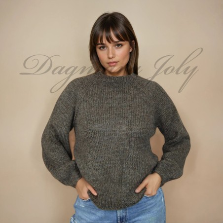 Women raglan sleeve hand knitted warm woolen sweater