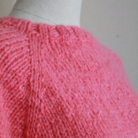 Hand knitted short sleeves women raglan sweater