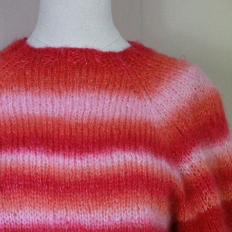 Hand knitted women raglan sweater